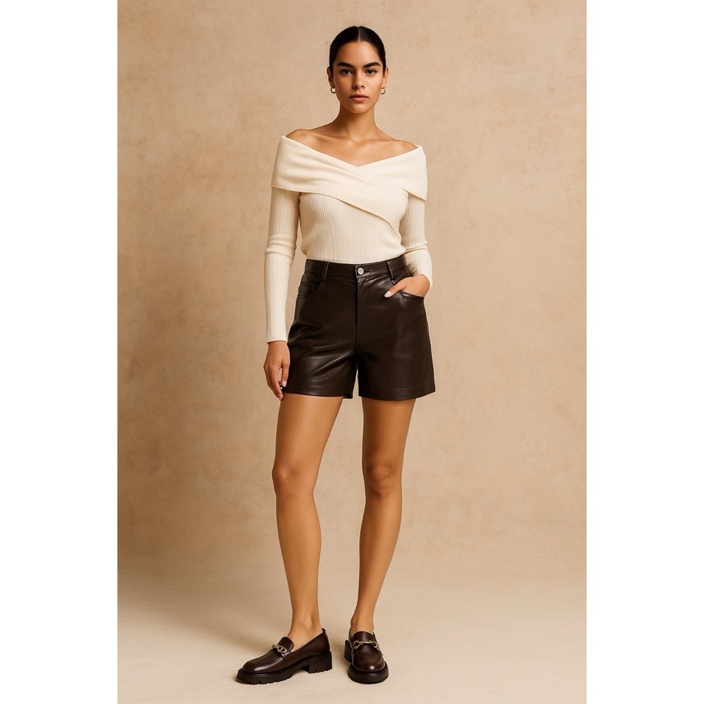 EUC Aritzia Wilfred Mocha Brown Faux Vegan Leather High Waist Mercery Shorts 4​​